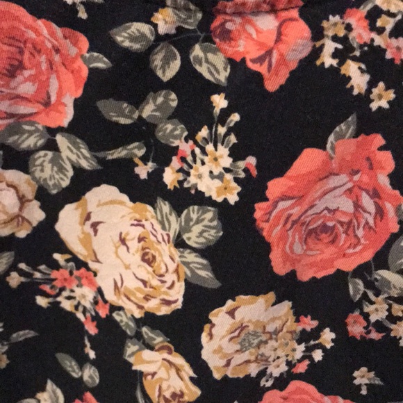 Floral Crop top - Picture 3 of 5